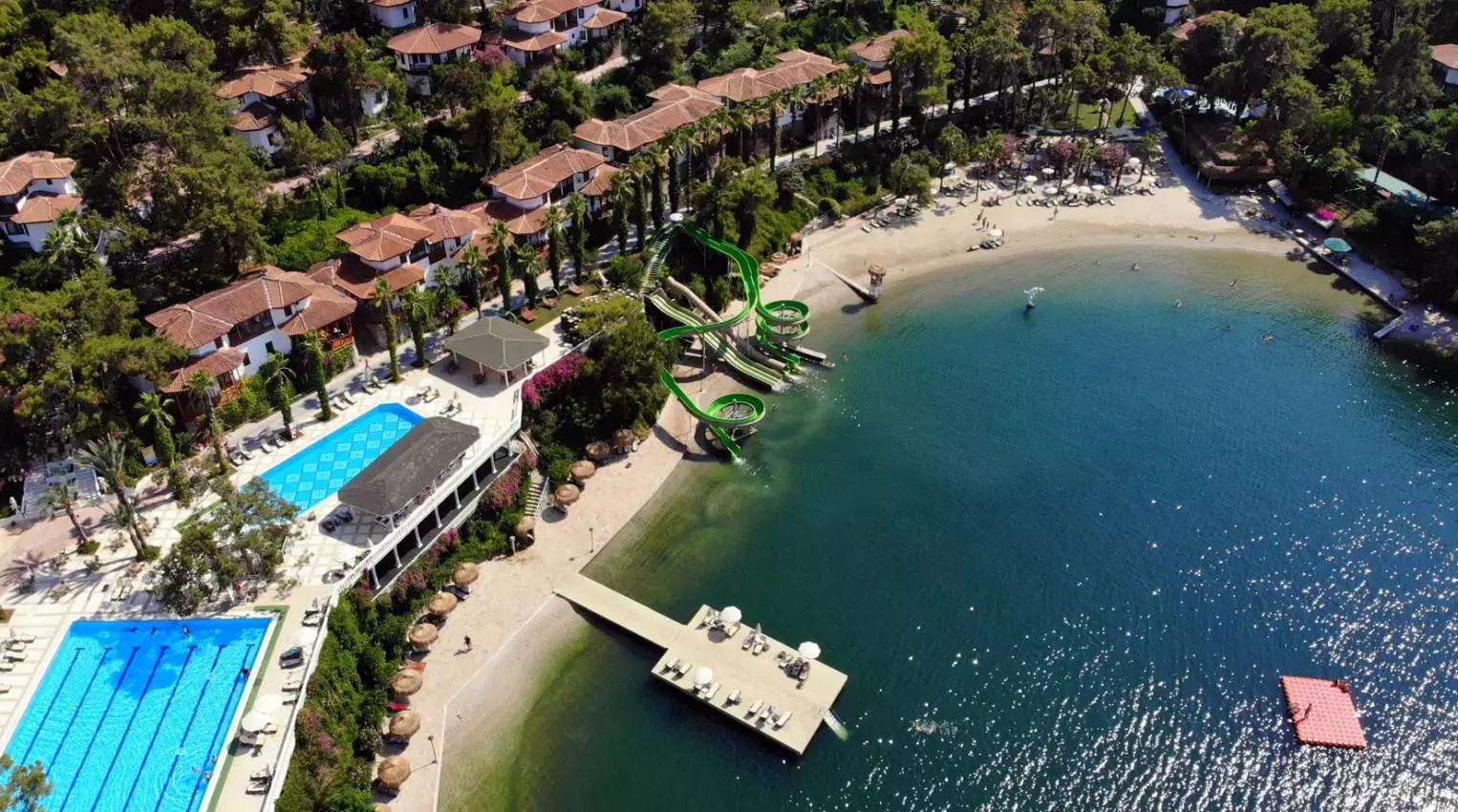 هتل کلاب لتونیا